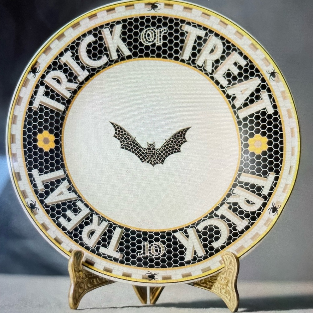 ❤️ANTHROPOLOGIE BISTRO TILE STONEWARE HALLOWEEN TRICK OR TREAT DESSERT PLATE NEW